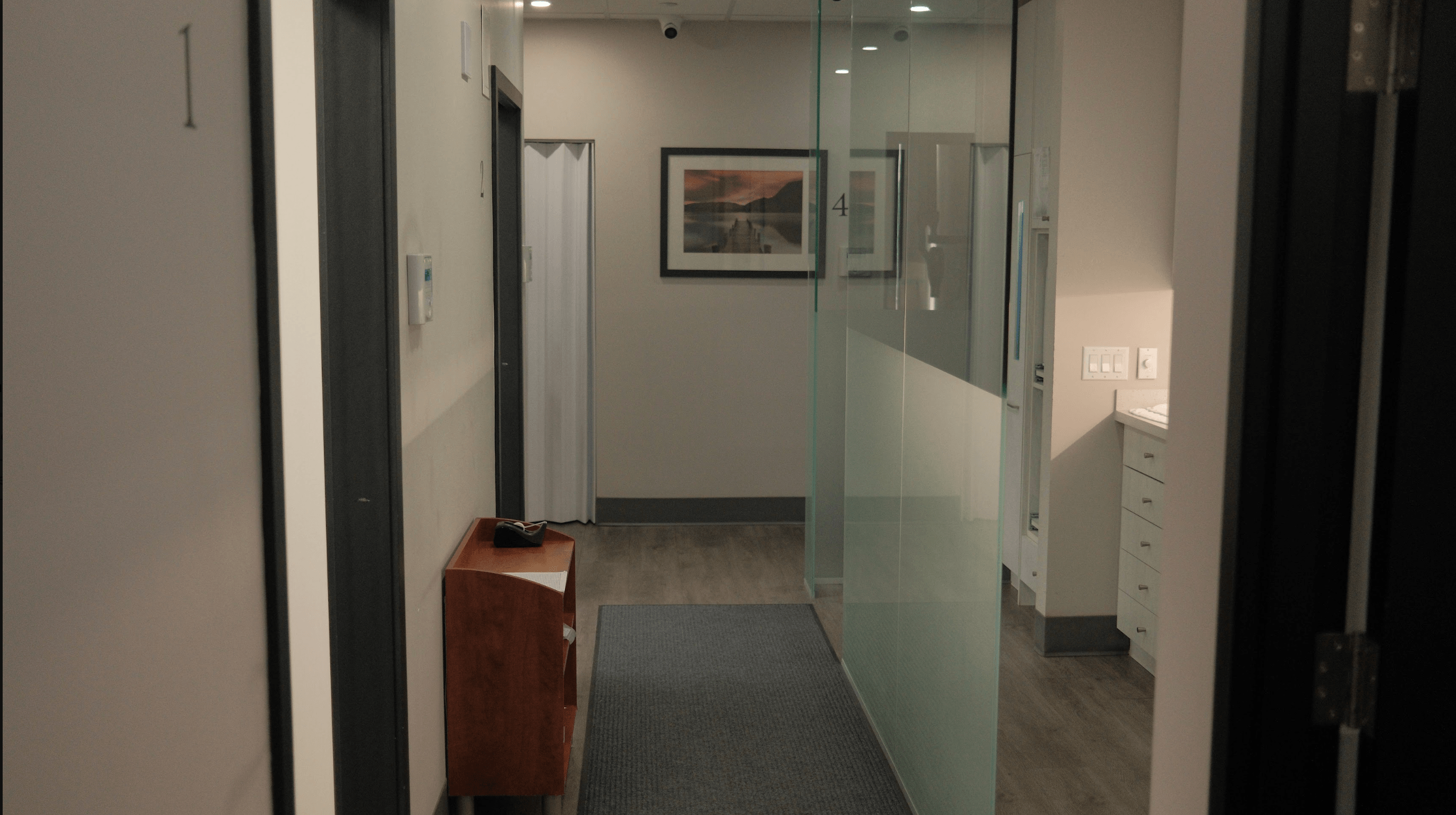 Hallway to the operatories